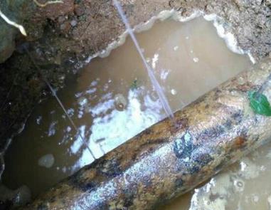 永年楼顶渗水维修公司分享下地暖漏水的原因及检测方法。